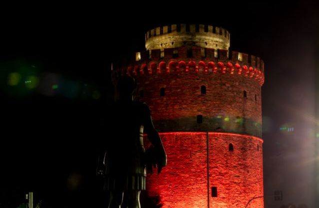 Κορωνοϊός : «Φλέγεται» η Θεσσαλονίκη, 383 κρούσματα στην Αττική – Ο χάρτης της διασποράς