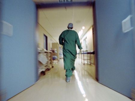 ΠΟΕΔΗΝ : Απαράδεκτη η μετακίνηση προσωπικού των νοσοκομείων στις ιδιωτικές κλινικές