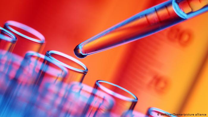 Όλοι ενδιαφέρονται για την Biontech και την Curevac