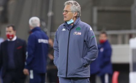 Παναθηναϊκός : Οι σκέψεις του Μπόλονι για τον Κουρμπέλη σε θέση αμυντικού