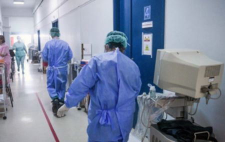 Κορωνοϊός : 101 νεκροί και 607 διασωληνωμένοι – 2.013 τα νέα κρούσματα