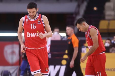 Ολυμπιακός : Το πάθος και ο απολαυστικός ΜακΚίσικ μέσα από την παρακάμερα