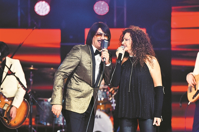 Ο Τόνι Σφήνος ανεβαίνει στη… σκηνή του Mega