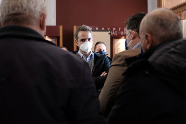 Μητσοτάκης : «Χριστούγεννα με την οικογένειά μας ή έστω ακόμα μια συγγενική»