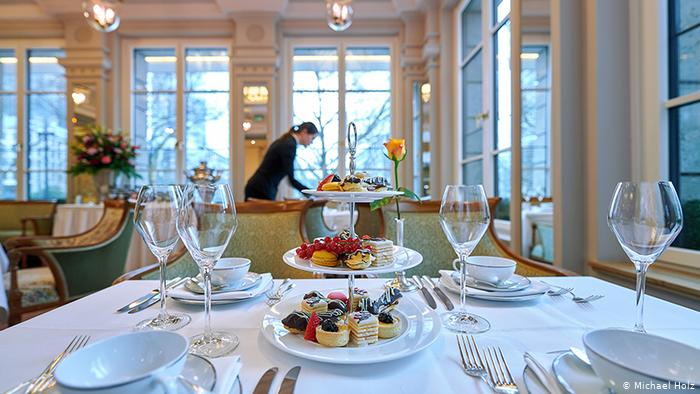 Τουρισμός: «Δεν συμφέρει να ανοίξουμε μόνο για Χριστούγεννα»