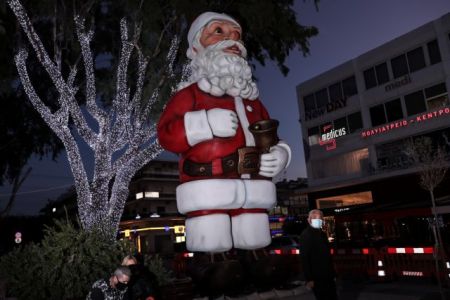 Κορωνοϊός : Οι εισηγήσεις των ειδικών για να σωθούν τα Χριστούγεννα – Οι 6 παράμετροι