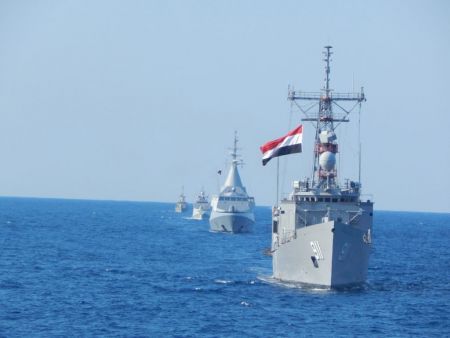 Ελλάδα – Αίγυπτος: Συνεκπαίδευση ναυτικών μονάδων νότια της Καρπάθου – Εντυπωσιακές εικόνες