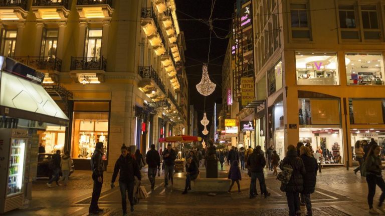 Κορωνοϊός : Κερδίζει έδαφος το σενάριο για Χριστούγεννα με κλειστή την εστίαση | tovima.gr