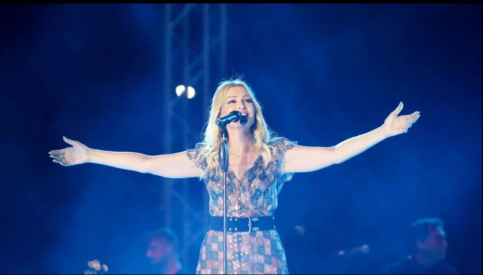 Νατάσα Θεοδωρίδου : Ετοιμάζει MEGΑλο ρεβεγιόν Χριστουγέννων