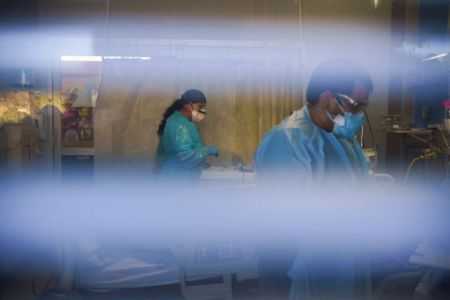 Κορωνοϊός: Το δίλημμα των επιστημόνων για την περίοδο απομόνωσης των ασθενών