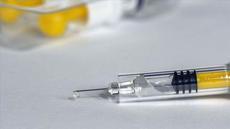 Εμβόλια : Θα αντιμετωπιστούν ως ένα, δεν θα υπάρχει επιλογή – Διευκρινίσεις Κοντοζαμάνη | tovima.gr