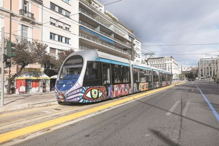 Πώς το τραμ ξαναβρήκε τον δρόμο για το Σύνταγμα