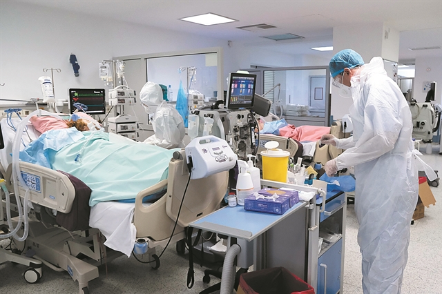 Οι άγνωστοι Χ στη σκακιέρα των μέτρων για την πανδημία