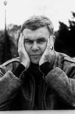 Θαυμάσιοςπεζογράφος,εξαίρετοςποιητής