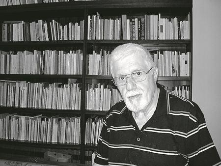 «O άνθρωπος γίνεται ένα ον ευάλωτο στο χάκινγκ»