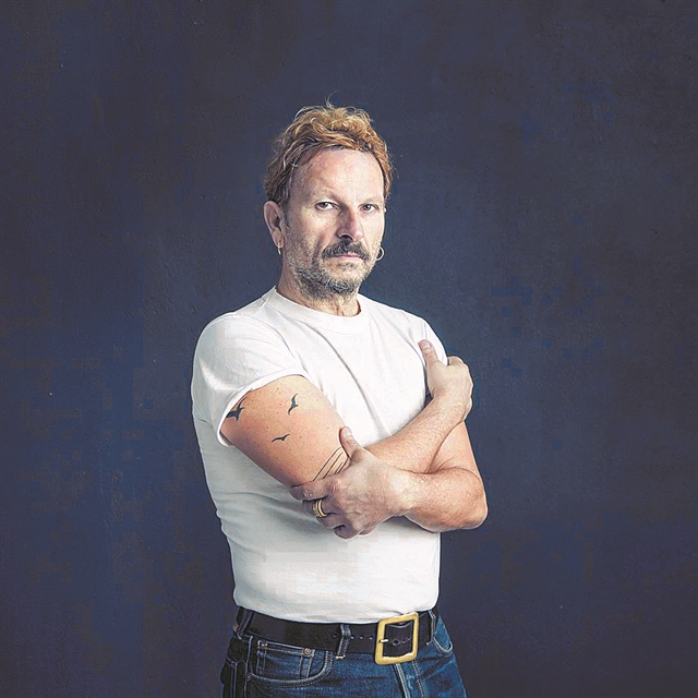 «Υπάρχει ένα περιρρέον παράλογο γύρω μας»