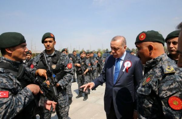Τουρκία : Συλλήψεις δεκάδων στρατιωτικών για την απόπειρα πραξικοπήματος κατά Ερντογάν | tovima.gr
