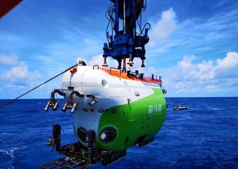 Κινεζικό υποβρύχιο καταδύθηκε στο βαθύτερο σημείο των ωκεανών | tovima.gr