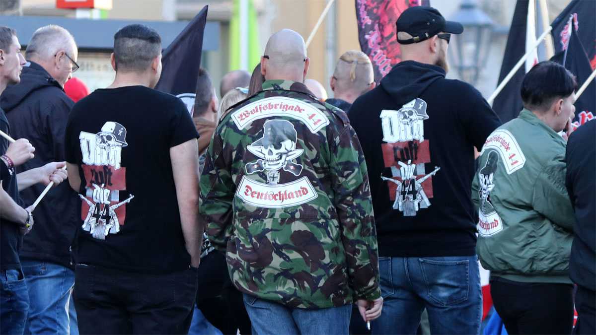 Γερμανία : Απαγορεύτηκε η ακροδεξιά οργάνωση «Ταξιαρχία Λύκων 44» – Βρέθηκαν όπλα και σύμβολα των Ναζί