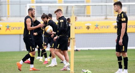 ΑΕΚ : Όλοι διαθέσιμοι κόντρα στην Μπράγκα πλην Τσιγκρίνσκι και Λόπες