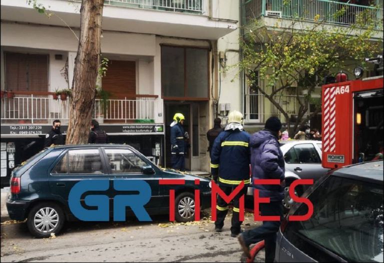 Φωτιά σε διαμέρισμα στη Θεσσαλονίκη – Ανασύρθηκε 16χρονος χωρίς τις αισθήσεις του | tovima.gr