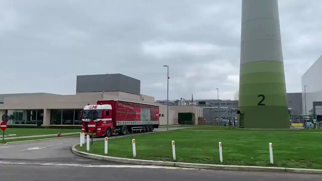 Βρετανία: Ξεκίνησαν από το Βέλγιο τα φορτηγά με τις πρώτες δόσεις του εμβολίου