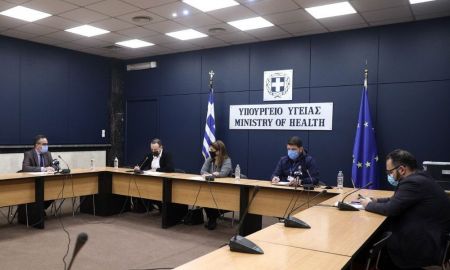 Κορωνοϊός – LIVE: Ενημέρωση για την εξέλιξη της πανδημίας στη χώρα