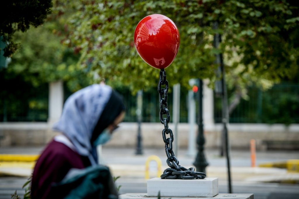 Κορωνοϊός: Μαίνεται η μάχη – Οι νέες εστίες-βόμβα, οι αριθμοί του τρόμου- Τι ανησυχεί τους ειδικούς