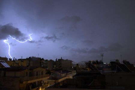 Καιρός : Ισχυρές βροχές και θυελλώδεις άνεμοι