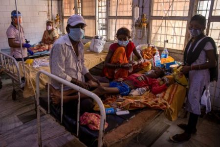 Ινδία : Άγνωστη αρρώστια προκαλεί απώλεια αισθήσεων, σπασμούς και ναυτία