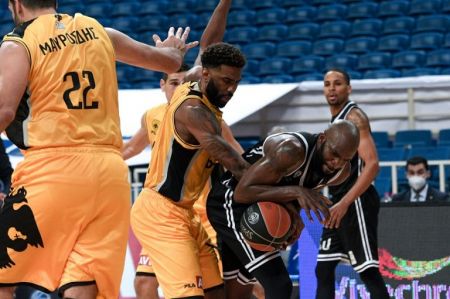 Δεκτή η ένσταση του ΠΑΟΚ, επαναλαμβάνεται το ματς με την ΑΕΚ