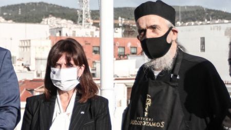 Το «αντίο» της Σακελλαροπούλου στον μοναχό Επιφάνιο