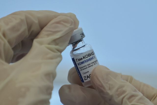 Ρωσία : Κυκλοφόρησε και δεύτερο εμβόλιο κατά του κορωνοϊού | tovima.gr