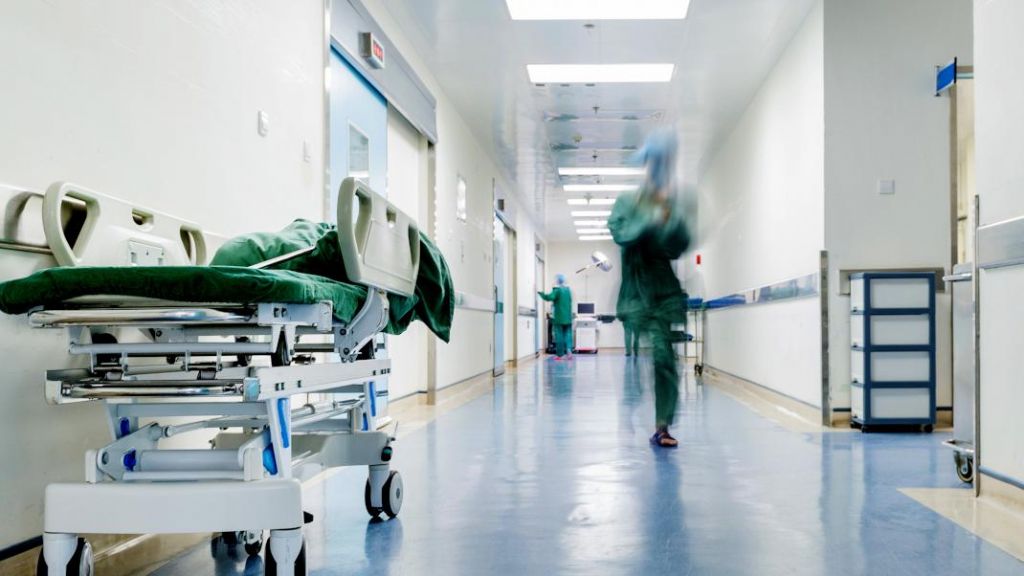 Κορωνοϊός : 68 νεκροί και 577 διασωληνωμένοι – 1.194 τα νέα κρούσματα