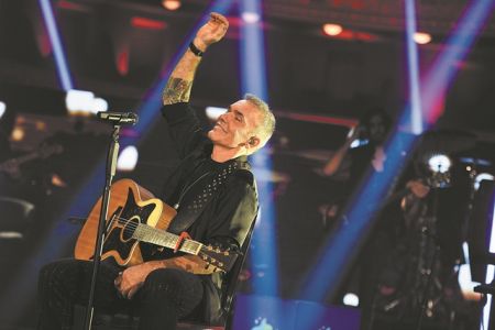 Σπίτι με το MEGA: Η συναυλία του Στέλιου Ρόκκου