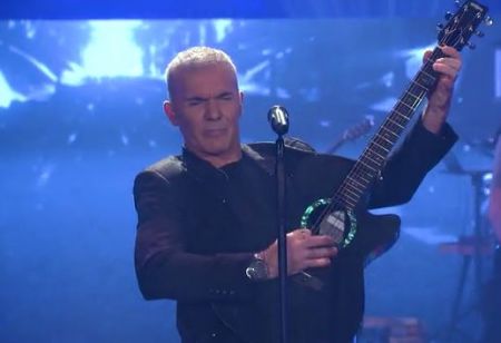 Αγαπημένα «Σμαράγδια και ρουμπίνια» αλλά και «Μια φωτιά στην άμμο»