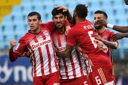 Πάρτι στη Λαμία ο Ολυμπιακός, 3-0 στο 35′!