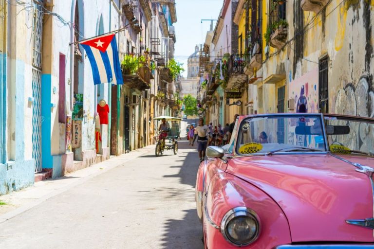 H Κούβα ανακοίνωσε την πρώτη υποτίμηση του πέσο από το 1959 | tovima.gr