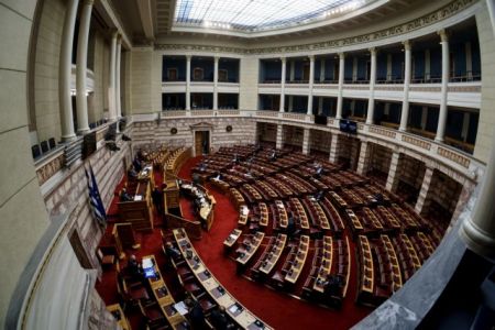Βουλή : Σφοδρή αντιπαράθεση πολιτικών αρχηγών – Ψηφίζεται ο προϋπολογισμός 2021