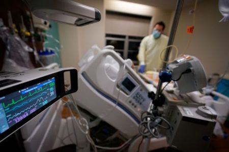 Εμβόλιο κορωνοϊού : Άνθρωποι της «πρώτης γραμμής» μιλούν στο MEGA