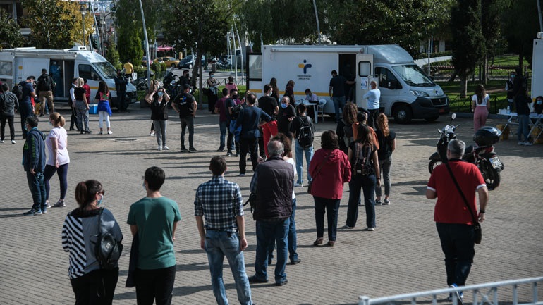 Koρωνοϊός : Δεκαπλάσια τα κρούσματα στη δυτική Αττική από άλλες περιοχές της Αθήνας