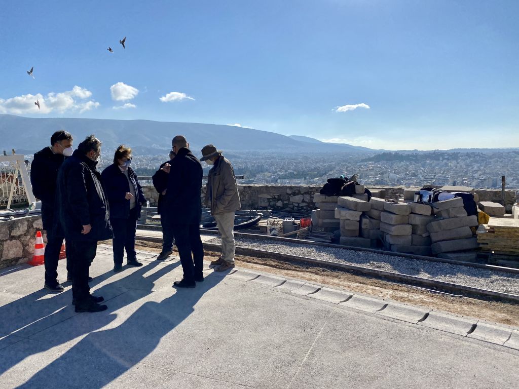 Μελέτη και άμεσα σωστικά μέτρα για το μνημείο του Αγρίππα στην Ακρόπολη