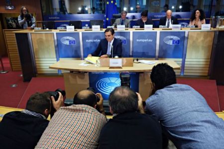 Σχοινάς : Η ΕΕ δημιουργεί ασπίδα για τις απειλές στον κυβερνοχώρο