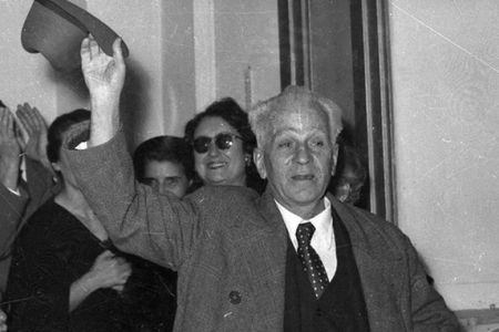 Κώστας Βάρναλης : Η χώρα των Ιδεών, ω άντρες Αθηναίοι!