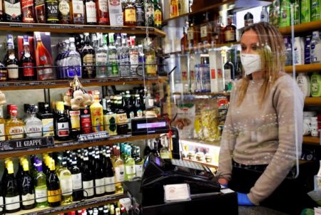 Κορωνοϊός : «Μαραζώνουν» οι κάβες – Μείωση 70% στον τζίρο