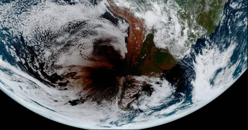 Δορυφόρος κατέγραψε έκλειψη ηλίου όπως δεν την έχετε ξαναδεί