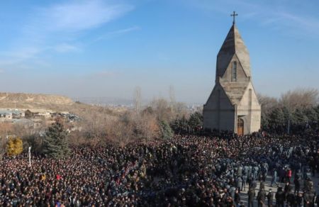 Αρμενία : Χιλιάδες άνθρωποι απέτισαν φόρο τιμής στα θύματα του Ναγκόρνο Καραμπάχ