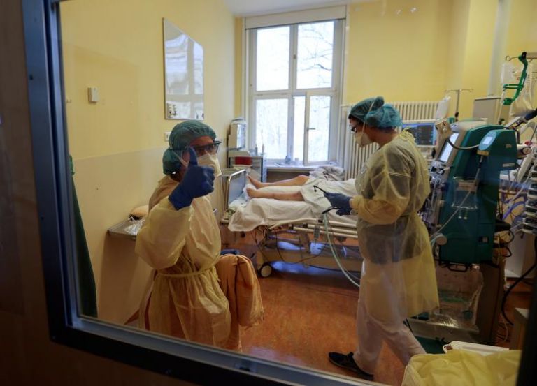 Κορωνοϊός : Με χρόνια κόπωση ο ένας στους δύο ασθενείς που αποθεραπεύονται | tovima.gr