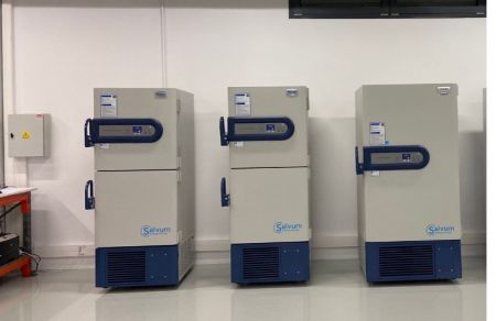 Κορωνοϊός: Σε μυστική τοποθεσία τα ειδικά ψυγεία για τα εμβόλια [εικόνες]