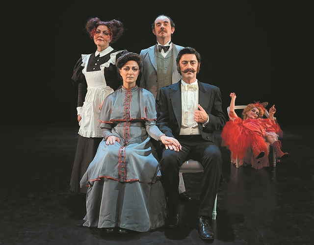 Από τη σκηνή στην οθόνη